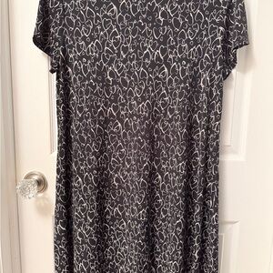 Elegant Black and White Patterned Dress